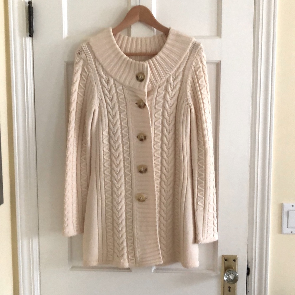 Women knitted long cardigan